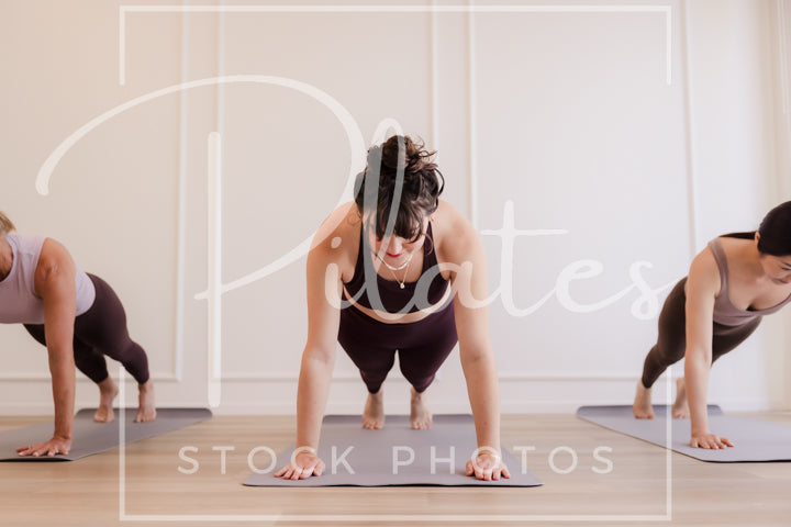 Mat Pilates Group Class Plank (Close)