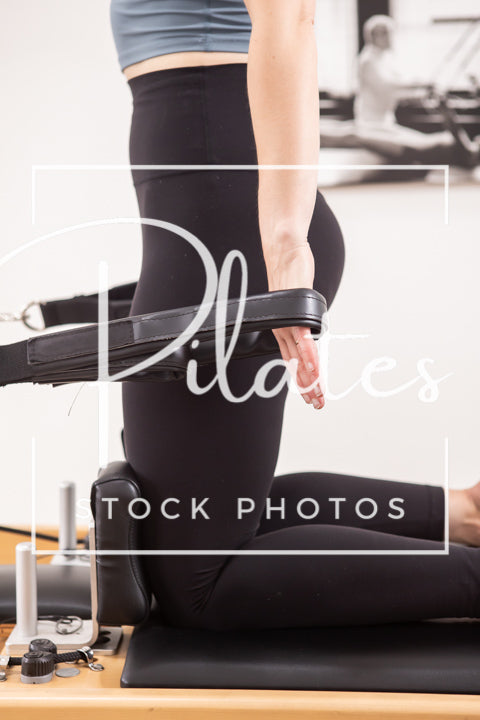 Reformer Kneeling Chest Expansion (Vertical)